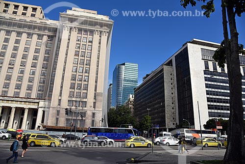  View of the headquarters of the Ministry of Finance with the Torre Almirante Building (Towers Almirante Building) - in the background - from Expedicionarios Square (Expeditionaries Square)  - Rio de Janeiro city - Rio de Janeiro state (RJ) - Brazil
