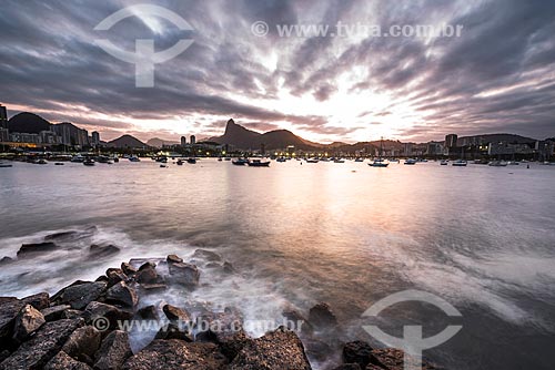  View of the sunset from short wall of Urca  - Rio de Janeiro city - Rio de Janeiro state (RJ) - Brazil