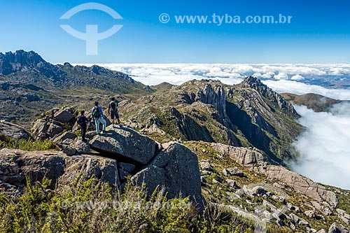  View of the Prateleiras Massif with the Agulhas Negras Peak from the trail of the Couto Hill - Itatiaia National Park  - Itatiaia city - Rio de Janeiro state (RJ) - Brazil