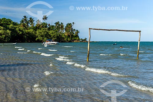  Goalpost - Morere Beach waterfront during the high tide  - Cairu city - Bahia state (BA) - Brazil