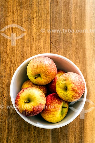  Apples in a dish  - Florianopolis city - Santa Catarina state (SC) - Brazil