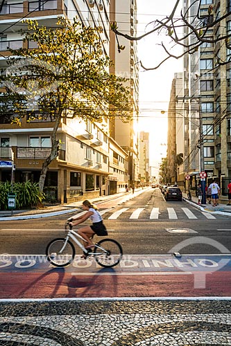  Bike lane of the Atlantica Avenue with the 1901 Street in the background  - Balneario Camboriu city - Santa Catarina state (SC) - Brazil