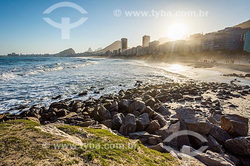  View of the Leme Beach waterfront with the Copacabana Beach in the background  - Rio de Janeiro city - Rio de Janeiro state (RJ) - Brazil