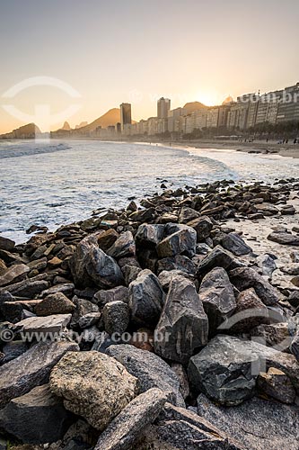  View of the Leme Beach waterfront with the Copacabana Beach in the background  - Rio de Janeiro city - Rio de Janeiro state (RJ) - Brazil