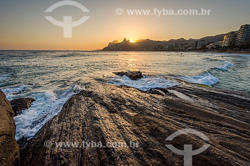  View of the sunset from Arpoador Beach  - Rio de Janeiro city - Rio de Janeiro state (RJ) - Brazil