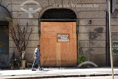  Siding of the Rio Hotel entrance closed for renovations  - Rio de Janeiro city - Rio de Janeiro state (RJ) - Brazil
