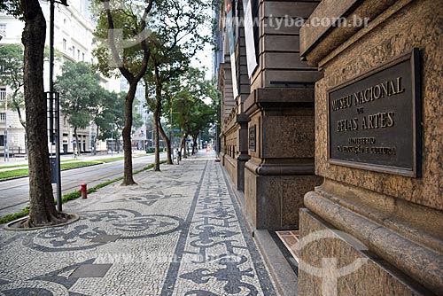  Sidewalk of stone portuguese opposite to National Museum of Fine Arts  - Rio de Janeiro city - Rio de Janeiro state (RJ) - Brazil