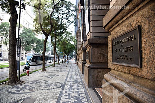  Light rail transit - to the left - with the sidewalk of stone portuguese opposite to National Museum of Fine Arts  - Rio de Janeiro city - Rio de Janeiro state (RJ) - Brazil