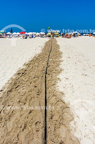 Track of wet sand in the Copacabana Beach sands  - Rio de Janeiro city - Rio de Janeiro state (RJ) - Brazil