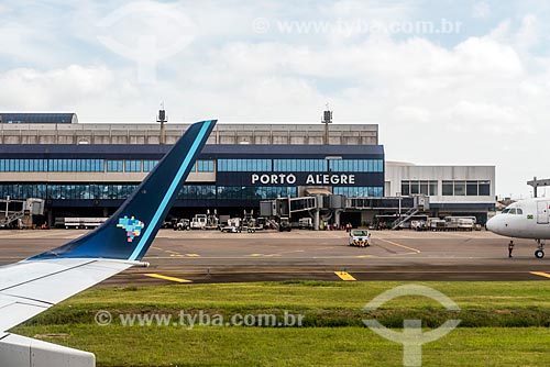  Runway of Salgado Filho International Airport (1940)  - Porto Alegre city - Rio Grande do Sul state (RS) - Brazil