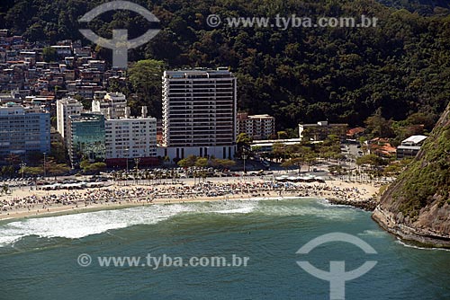  Aerial photo of the Leme Beach waterfront with the babilonia slum  - Rio de Janeiro city - Rio de Janeiro state (RJ) - Brazil