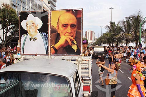  Parade of Banda de Ipanema - car with pictures of Albino Pinheiro - founder of Banda de Ipanema carnival street troup - to the left and Oscar Niemeyer to the right  - Rio de Janeiro city - Rio de Janeiro state (RJ) - Brazil