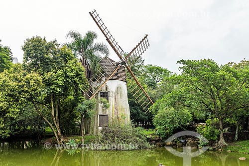  Replica of Azorean mill - Moinhos de Vento Park (Windmill Park)  - Porto Alegre city - Rio Grande do Sul state (RS) - Brazil