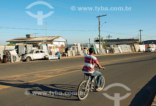  Junkyard on sale - on the banks of the Newton Penido Highway (MG-050)  - Itau de Minas city - Minas Gerais state (MG) - Brazil