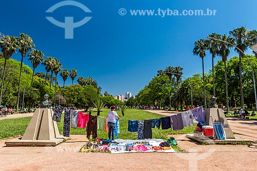 Clothes on sale - Farroupilha Park - also known as Redencao Park (Redemption Park)  - Porto Alegre city - Rio Grande do Sul state (RS) - Brazil