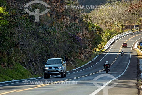  Traffic - snippet of the Newton Penido Highway (MG-050)  - Capitolio city - Minas Gerais state (MG) - Brazil
