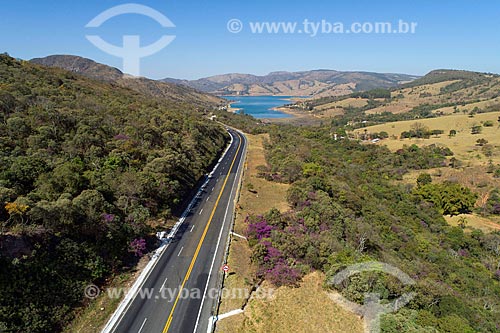  Picture taken with drone of the Newton Penido Highway (MG-050) with the Furnas Dam in the background  - Capitolio city - Minas Gerais state (MG) - Brazil