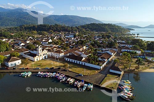  Picture taken with drone of the Ilha Grande Bay - historic center of Paraty city  - Paraty city - Rio de Janeiro state (RJ) - Brazil
