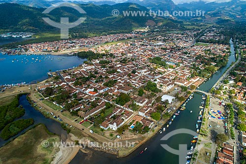  Picture taken with drone of the historic center of Paraty city  - Paraty city - Rio de Janeiro state (RJ) - Brazil