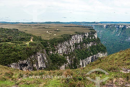  View of the Fortaleza Canyon - Aparados da Serra National Park  - Cambara do Sul city - Rio Grande do Sul state (RS) - Brazil