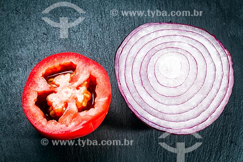  Detail of tomato and red onion cut in half  - Brazil