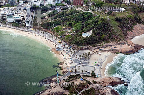  Aerial photo of the Arpoador Stone with the Arpoador Beach - to the left - and Diabo Beach (Devil Beach) - to the right  - Rio de Janeiro city - Rio de Janeiro state (RJ) - Brazil