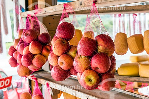  Apples on sale - local store  - Bom Jardim da Serra city - Santa Catarina state (SC) - Brazil