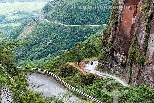  View of snippet of SC-370 Highway - Corvo Branco Mountain Range  - Urubici city - Santa Catarina state (SC) - Brazil
