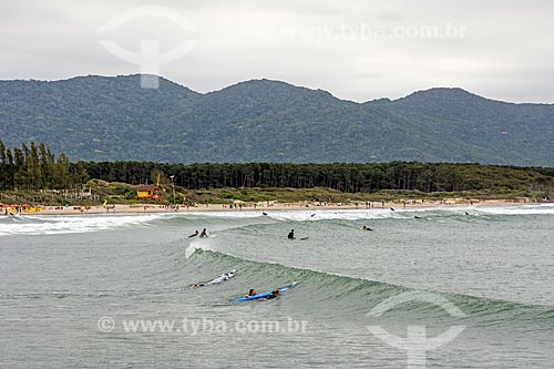  Surfers - Mozambique Beach  - Florianopolis city - Santa Catarina state (SC) - Brazil