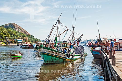  Moored boats - Cais Beach (wharf Beach) waterfront  - Niteroi city - Rio de Janeiro state (RJ) - Brazil