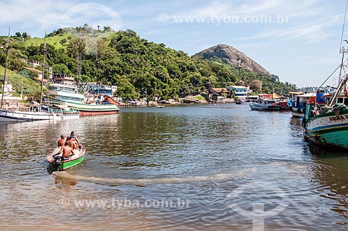  Moored boats - Cais Beach (wharf Beach) waterfront  - Niteroi city - Rio de Janeiro state (RJ) - Brazil
