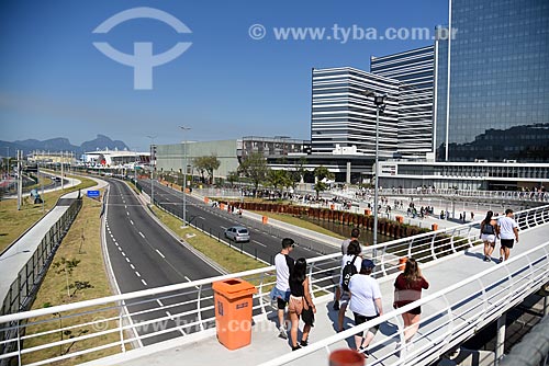  View of footbridge Station of BRT Transolimpica - Terminal Centro Olimpico Station - to access to Embaixador Abelardo Bueno Avenue with the Rio 2016 Olympic Park in the background  - Rio de Janeiro city - Rio de Janeiro state (RJ) - Brazil