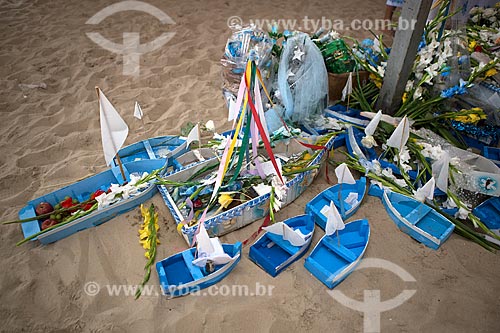  Detail of offering during the Festival of Yemanja in Copacabana Beach - Post 4  - Rio de Janeiro city - Rio de Janeiro state (RJ) - Brazil