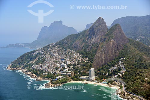  Aerial photo of the Vidigal Slum - Morro Dois Irmaos (Two Brothers Mountain) and Rock of Gavea in the background  - Rio de Janeiro city - Rio de Janeiro state (RJ) - Brazil