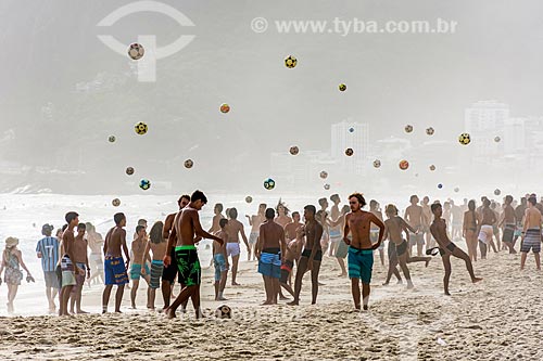  Bathers playing soccer - Ipanema Beach waterfront  - Rio de Janeiro city - Rio de Janeiro state (RJ) - Brazil