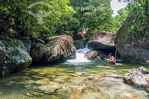  Young jumping - Pulo Well (Jump Well) - Serrinha do Alambari Environmental Protection Area  - Resende city - Rio de Janeiro state (RJ) - Brazil