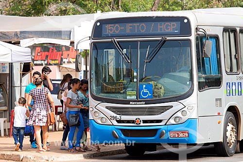  Passengers boarding - bus - Apinaje Station - Block 101 North  - Palmas city - Tocantins state (TO) - Brazil