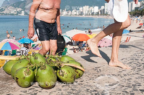  Coconut - Arpoador Beach boardwalk  - Rio de Janeiro city - Rio de Janeiro state (RJ) - Brazil