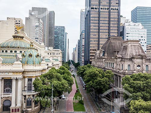  Picture taken with drone of the Passeio Publico of Rio Branco Avenue with the Municipal Theater of Rio de Janeiro (1909) - to the left - and the National Museum of Fine Arts (1938) - to the right  - Rio de Janeiro city - Rio de Janeiro state (RJ) - Brazil