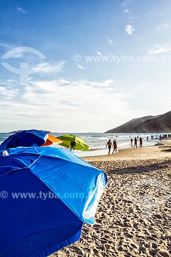  Detail of sun umbrella - Acores Beach  - Florianopolis city - Santa Catarina state (SC) - Brazil