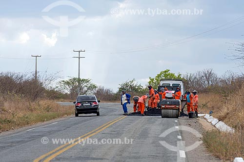  Asphalt paving operation - snippet of the PB-386 Highway  - Conceicao city - Paraiba state (PB) - Brazil