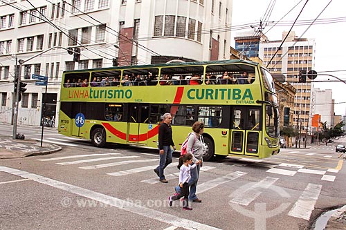  Bus of Linha Turismo - corner of November 15 Street with Conselheiro Laurindo Street  - Curitiba city - Parana state (PR) - Brazil