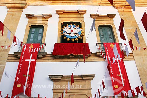  Facade of the Our Lady of Remedies Church (1873) decorated to Festa do Divino (The Party of the Divine)  - Paraty city - Rio de Janeiro state (RJ) - Brazil