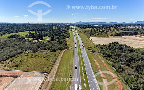  Aerial photo of snippet of the Regis Bittencourt Highway (BR-116)  - Curitiba city - Parana state (PR) - Brazil
