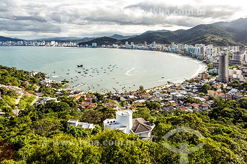  General view of the Itapema city waterfront from the Encanto Mirante (Charm Mirante) - Cabeco Hill  - Itapema city - Santa Catarina state (SC) - Brazil