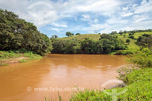  View of snippet of the Pomba River - Guarani city rural zone  - Guarani city - Minas Gerais state (MG) - Brazil