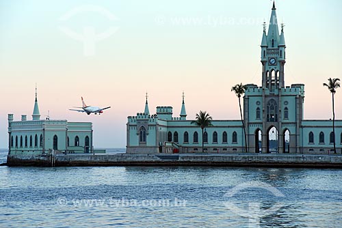  View of the airplane landing - Santos Dumont Airport during the Rio Boulevard Tour - boat sightseeing in Guanabara Bay - with the Fiscal Island castle  - Rio de Janeiro city - Rio de Janeiro state (RJ) - Brazil