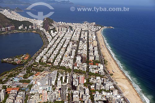  Aerial photo of the Ipanema neighborhood with the Cantagalo Hill in the background  - Rio de Janeiro city - Rio de Janeiro state (RJ) - Brazil