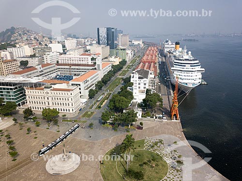  Picture taken with drone of the Maua Square with cruise ship being stocked - Pier Maua  - Rio de Janeiro city - Rio de Janeiro state (RJ) - Brazil