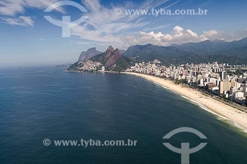  Picture taken with drone of the Ipanema Beach with the Morro Dois Irmaos (Two Brothers Mountain) and Rock of Gavea in the background  - Rio de Janeiro city - Rio de Janeiro state (RJ) - Brazil